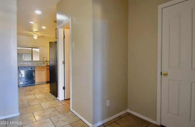 206 E LAWRENCE Boulevard - 206 East Lawrence Boulevard, Avondale, AZ 85323
