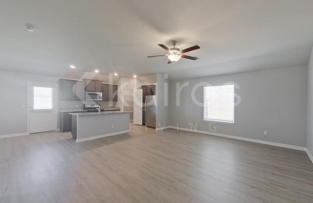 405 Saint James Place Gallery 3