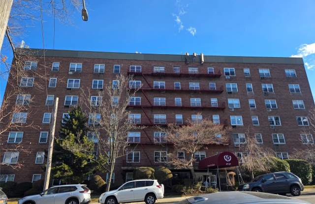 47-27 Little Neck Parkway - 47-27 Little Neck Parkway, Queens, NY 11362