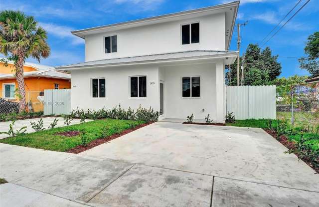 2631 E 7th Ave photos photos