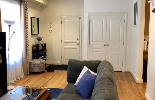 2539 West Iowa Street Gallery 4