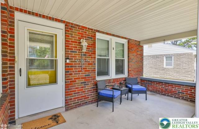 1635 Emmaus Avenue Gallery 4