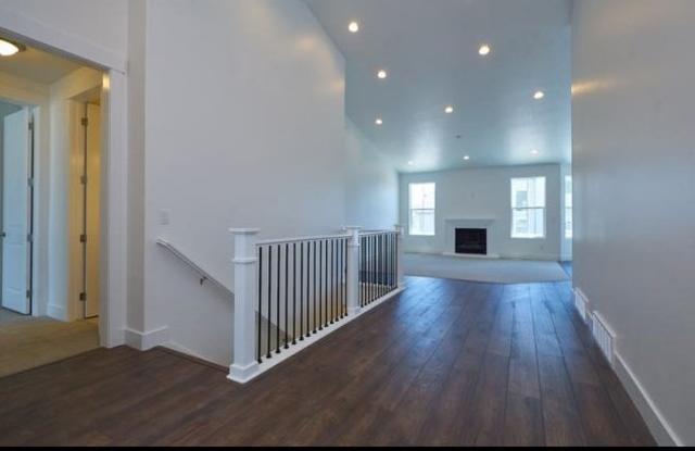 Beautiful Home for rent in Lehi, UT. Gallery 3