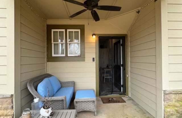 Well Maintained Condo at Creekside Gallery 3
