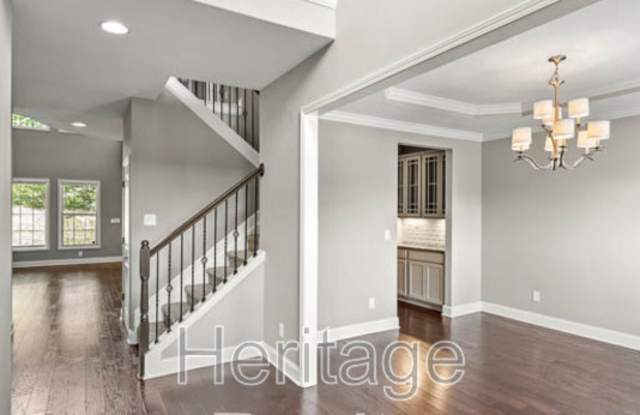 925 Brookwood Lane Gallery 4