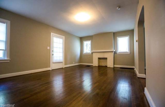 1496 Ashland Ave Gallery 2