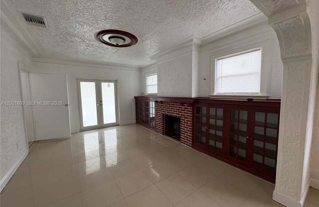 1560 Northwest 25th Avenue photos photos