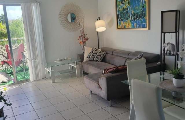 4550 NW 9th St photos photos