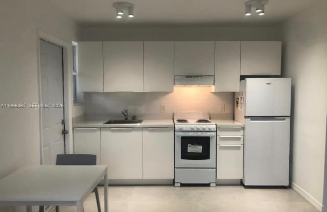 5963 SW 66th Ter photos photos