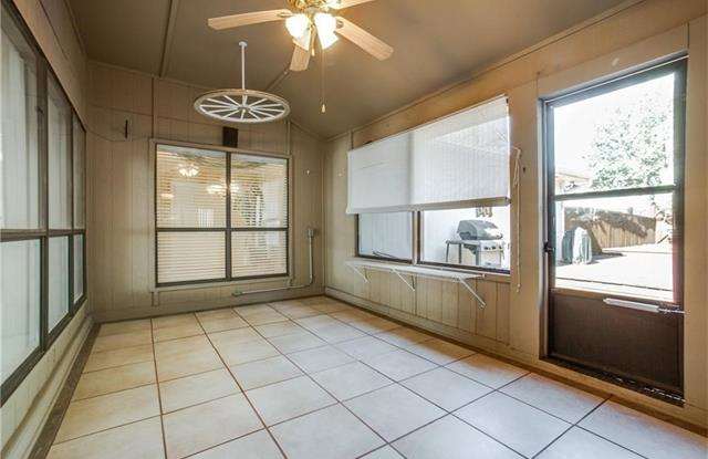 1001 Seabrook Drive Gallery 2