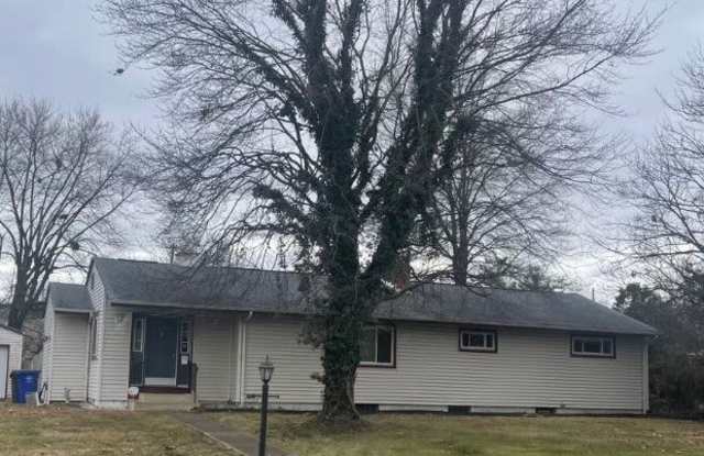 1551 Westminster Dr - 1551 Westminster Drive, Upper Arlington, OH 43221