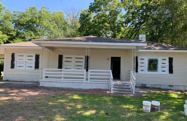 313 McGuire Street - 313 Mcguire Street, Washington, GA 30673