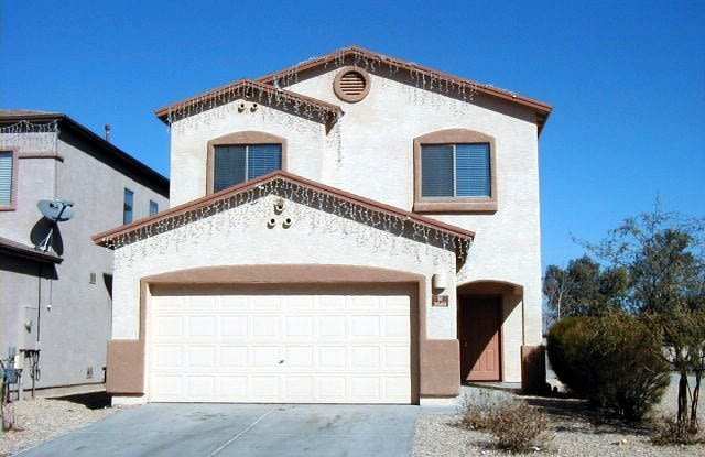Large 4 bedroom home with Den - Corner lot on southside! photos photos