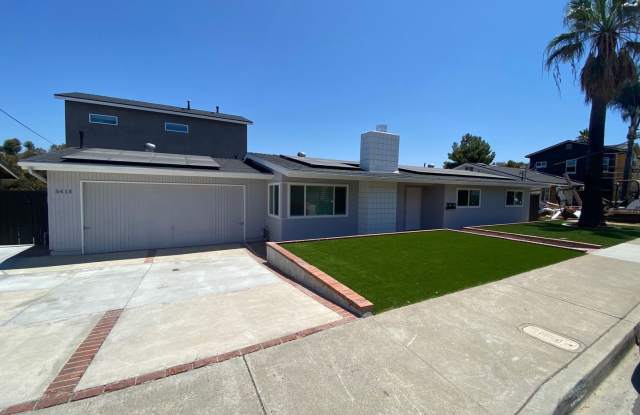 4BD/2BA w/ POOL! Gallery 2