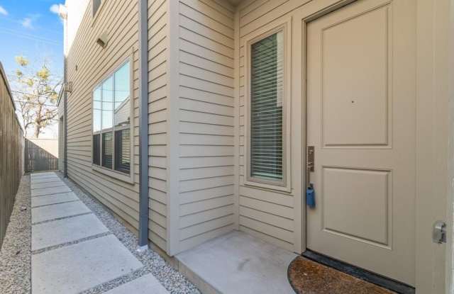 6531 Roper Street Gallery 3