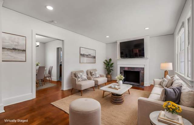 202 Robinson St. photos photos