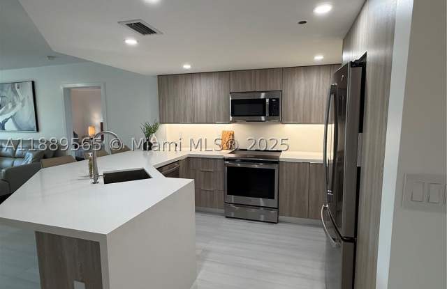 201 Golden Isles Dr Gallery 2