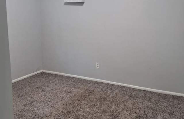 Room in 5 Bedroom Home in Doraville Gallery 4