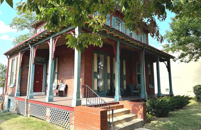 319 E LANCASTER AVENUE - 319 East Lancaster Avenue, Downingtown, PA 19335