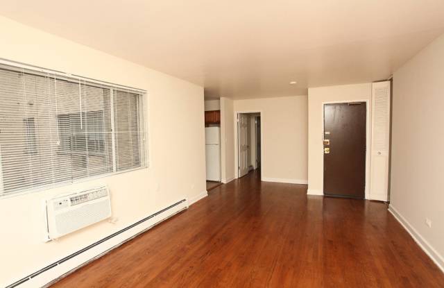 5851 North Winthrop Avenue Gallery 4