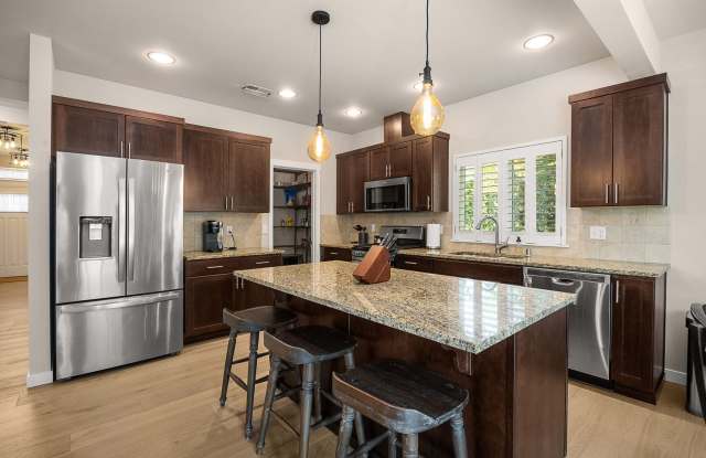 Stunning 4 Bedroom 2.5 Bathroom Home in Quiet Area of Lynnwood! Gallery 4