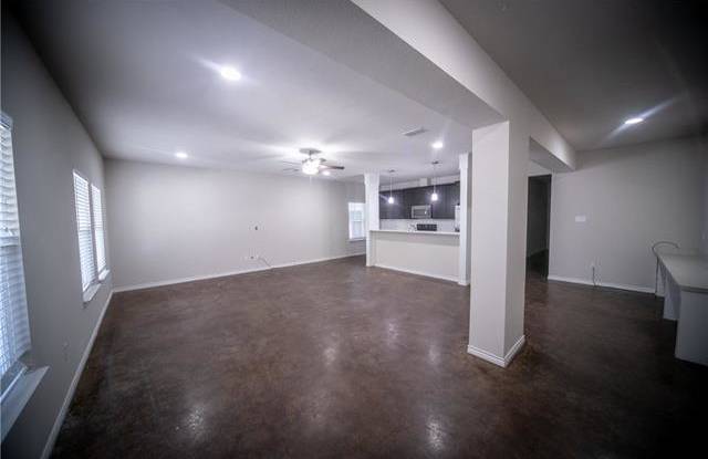 3128 Sandage Avenue Gallery 2