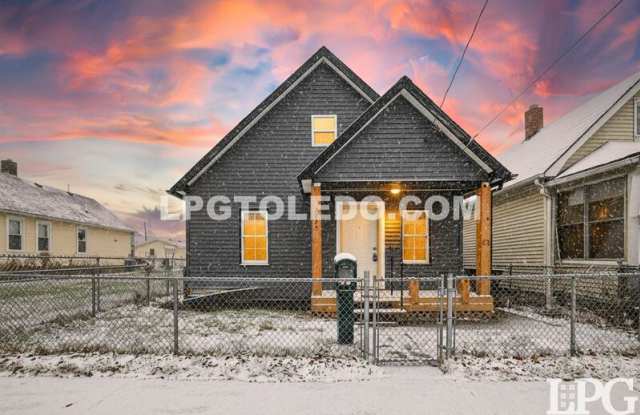 2025 Caledonia St. - 2025 Caledonia Street, Toledo, OH 43605