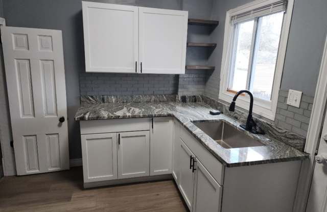 Charming 3-Bedroom Property in Prime Location photos photos