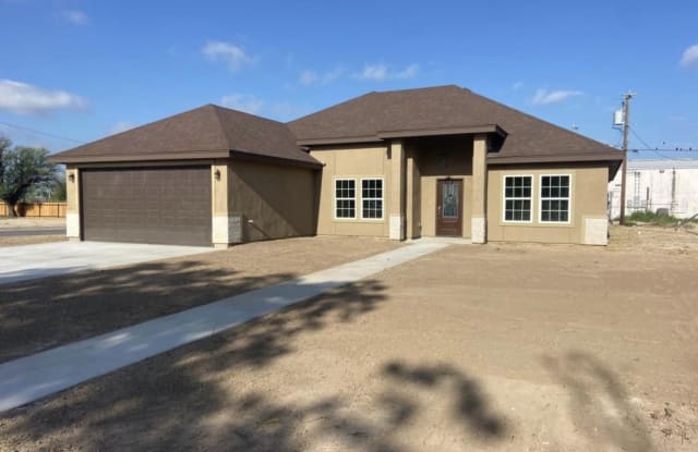 100 Danielle - 100 Danielle Drive, Del Rio, TX 78840