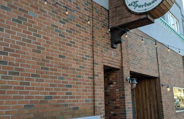 1-Bedroom, 1-Bath Upstairs Apartment In Downtown Springfield! photos photos