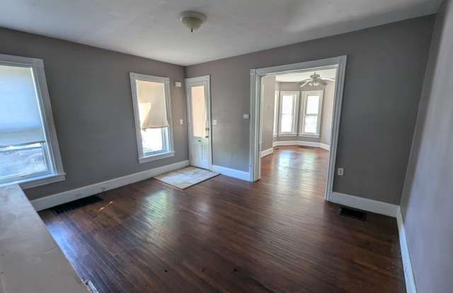 400 RURAL Avenue Gallery 2