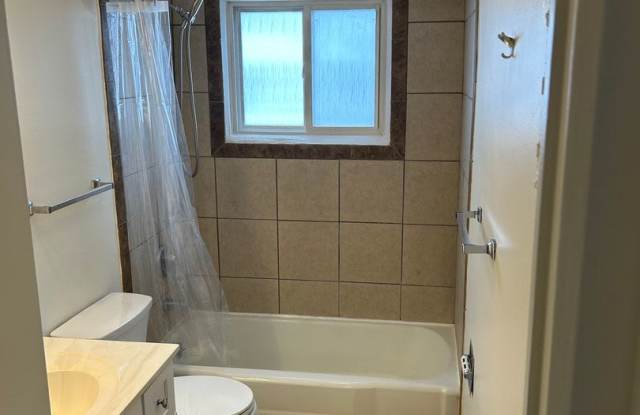 1024 Hunt Ave 2 bed 1 bath Gallery 4