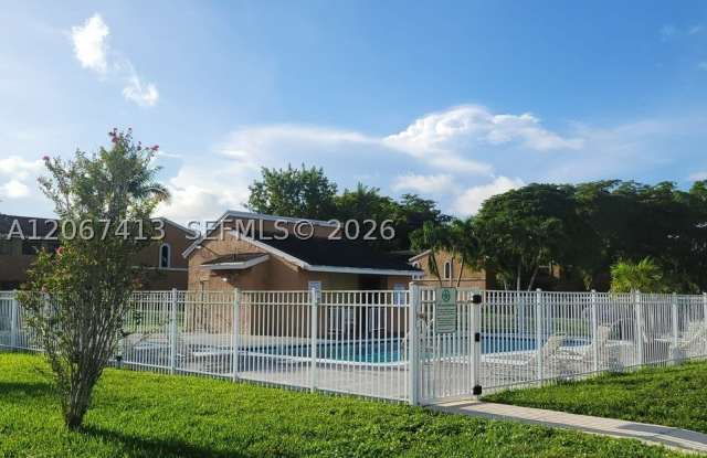 8075 NW 71st Ct Gallery 2
