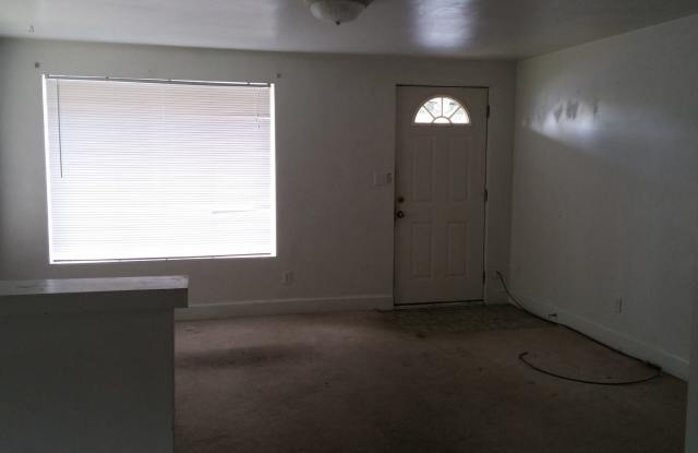 2 bedroom 1 bath Gallery 4