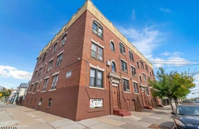 82 2nd St - 82 Second Street, Elizabeth, NJ 07206