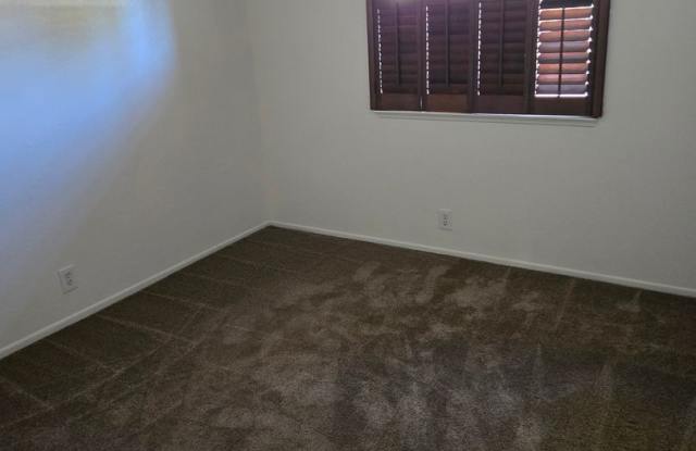 Single level Condo Gallery 3