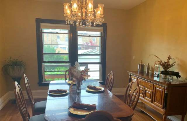 11316 S Forrestville Avenue Gallery 4