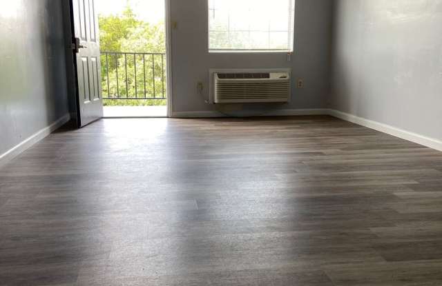 Studio Apartment in Hollister photos photos