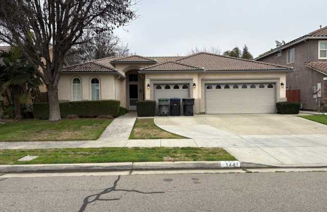 Spacious SW Visalia Home Available Now! photos photos Spacious SW Visalia Home Available Now! photos photos