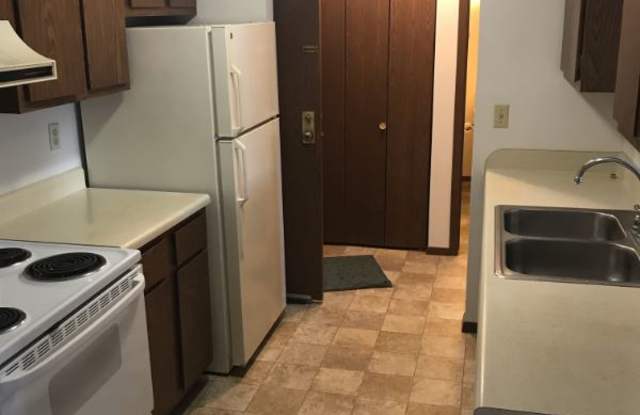 1520 Gault St. 1 - 1520 North Gault Street, St. Peter, MN 56082