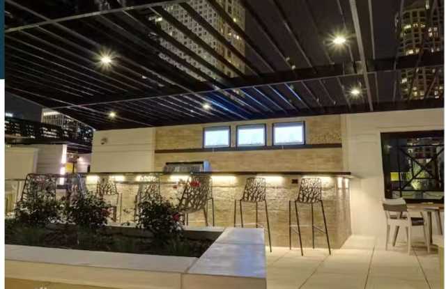 353 North Clarck Gallery 2