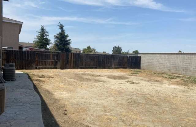 5 Bedroom Single Family Home in Hemet Gallery 4