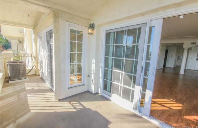 1901 E Ocean Boulevard Gallery 3