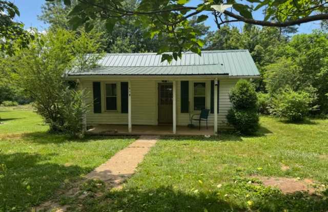 2 Bedroom Bungalow w/ Large Yard photos photos