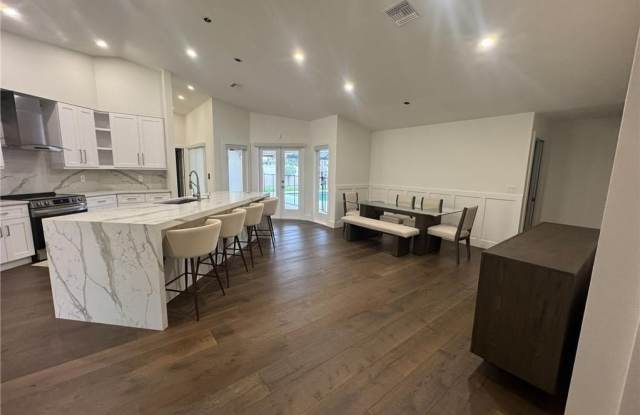 27500 Suffridge Dr Gallery 3