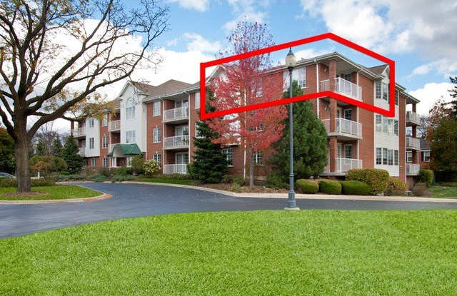 543 N Hough Street - 543 North Hough Street, Barrington, IL 60010
