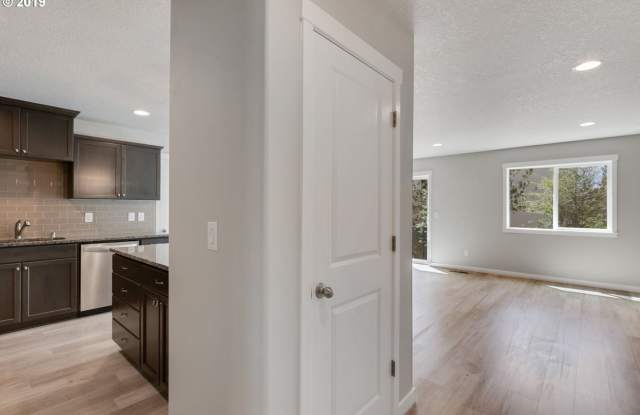 14122 NE 7th Ct Gallery 4