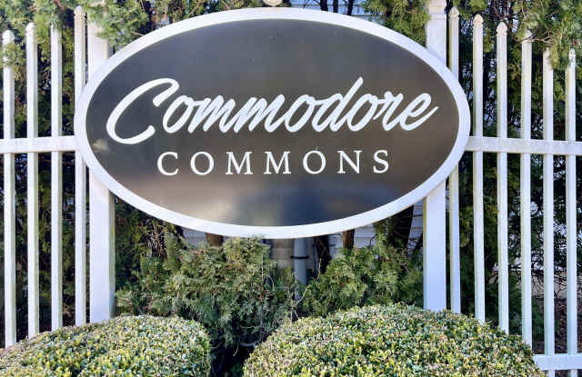 77 Commodore Commons - 77 Commodore Commons, Derby, CT 06418