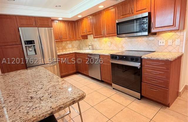 4020 W Palm Aire Dr photos photos