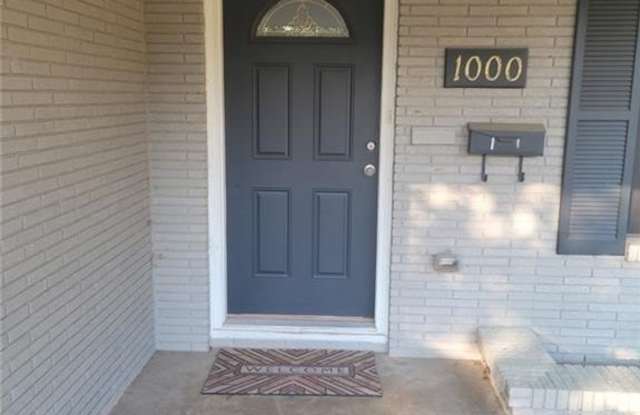 1000 Hereford Street photos photos